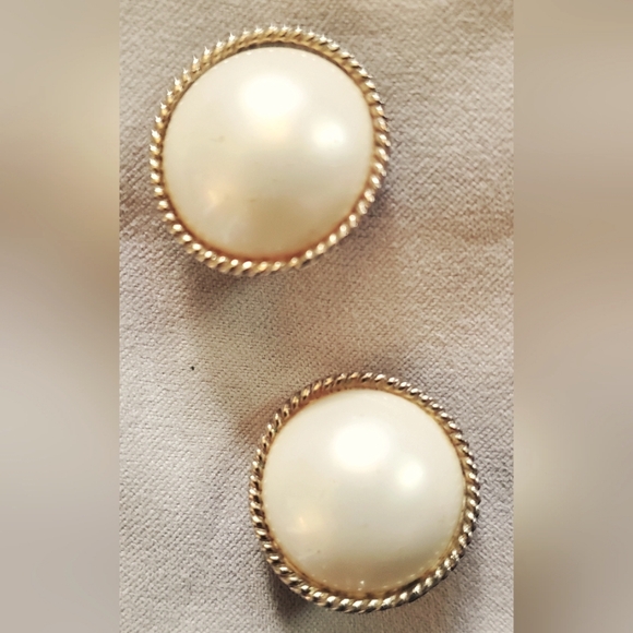 Vintage Coro Elegant Faux Pearl  and Gold Tone Earrings - Picture 2 of 7